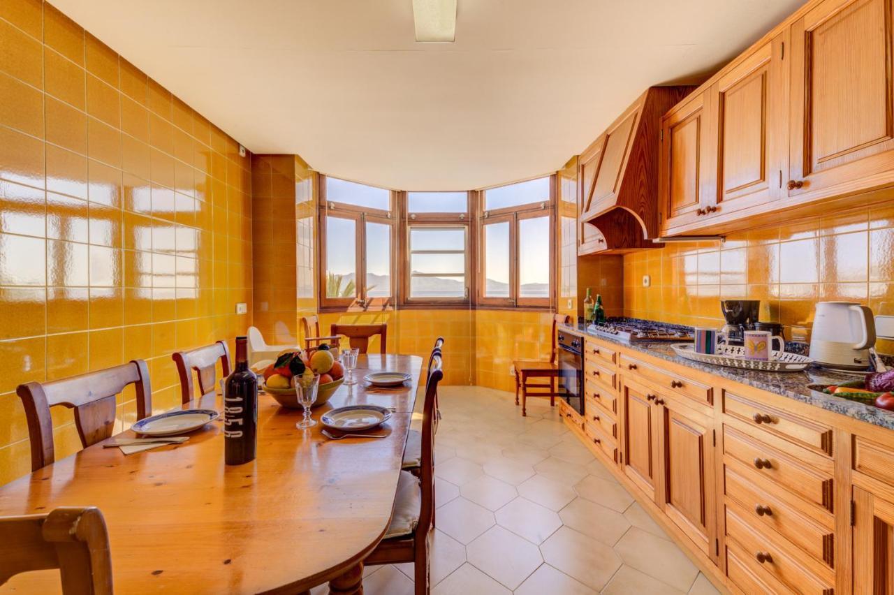 Beachfront Apartment Simar By Sealand Villas 포엔샤 항구 외부 사진